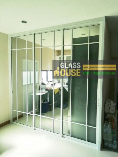 บานเลื่อนซ้อน Glass house